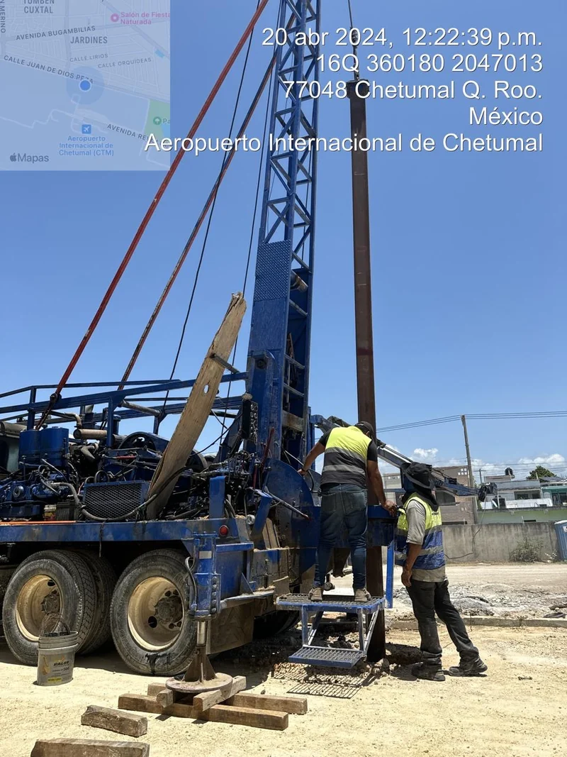 Perforación con equipo montado en camión · Aeropuerto Internacional de Chetumal · Tren Maya